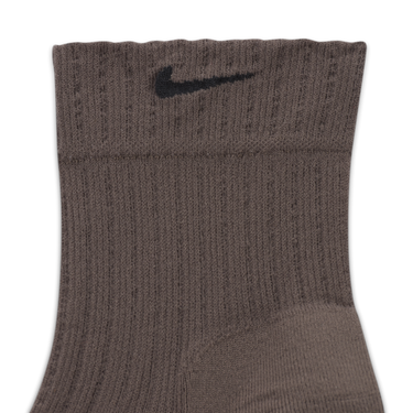 Strumpor Nike Sheer Crew Brun | FJ2239-004, 1