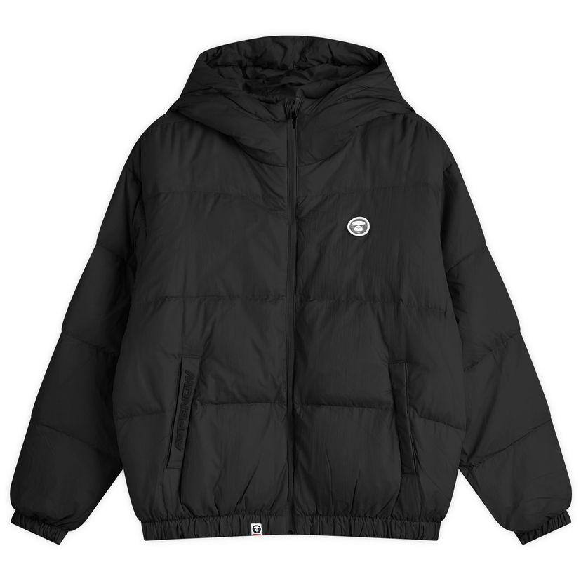 Pufferjacka AAPE by A Bathing Ape AAPE Now Camo Badge Hooded Down Jacket, Size Large Svart | AAPDNM7654XXNBKX