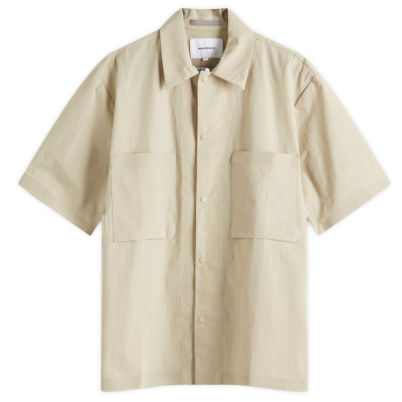 Skjorta NORSE PROJECTS Norse Projects Hermann Travel Light Short Sleeve Shirt, Size Large Beige | N40-0824-0920