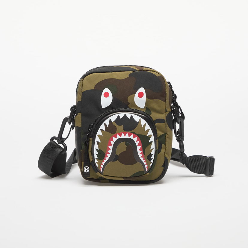Axelväska BAPE A BATHING APE 1St Camo Shark Mini Shoulder Bag Grön | 001SGL301021MGRN