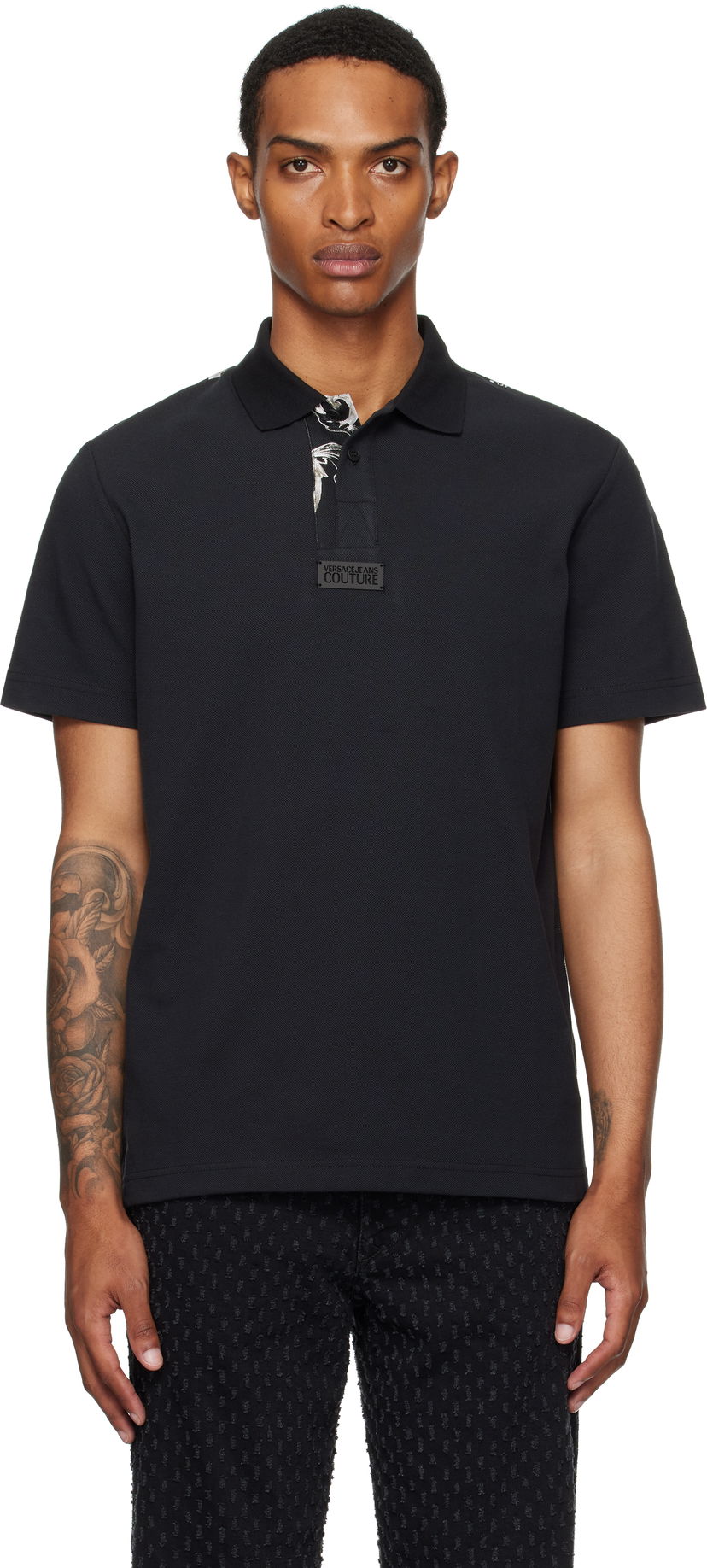 Polotröja Versace Versace Jeans Couture Outline Barocco Polo Svart | E78GAG627_EJ0003
