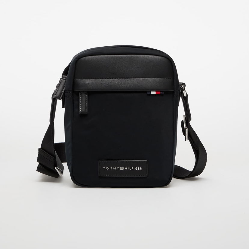 Axelväska Tommy Hilfiger Tommy Hilfiger Nylon Mini Reporter Bag Svart | AM0AM13618 BDS