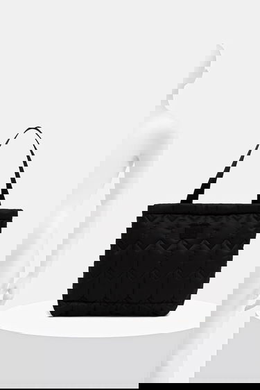 Tygpåse MAISON KITSUNÉ Maison Kitsuné Chevron Quilted Large Tote Svart | PM05104WB0043, 5