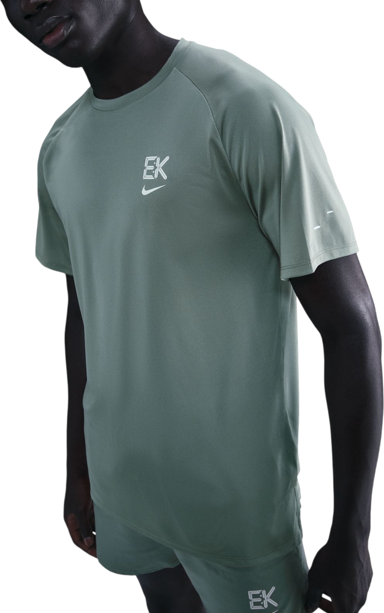 T-shirt Nike Performance T-Shirt Stride Eliud Kipchoge Grön | hv2651-364