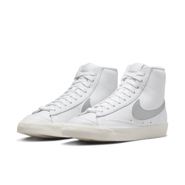 Sneakers och skor Nike Blazer Mid '77 ESS Vit | DQ7574-100, 1