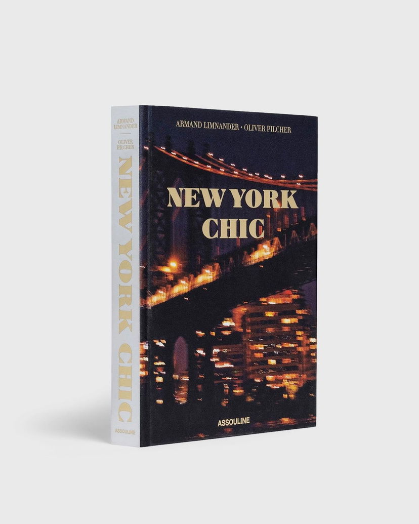 Bok och tidning ASSOULINE New York Chic Flerfärgad | 9781649802309
