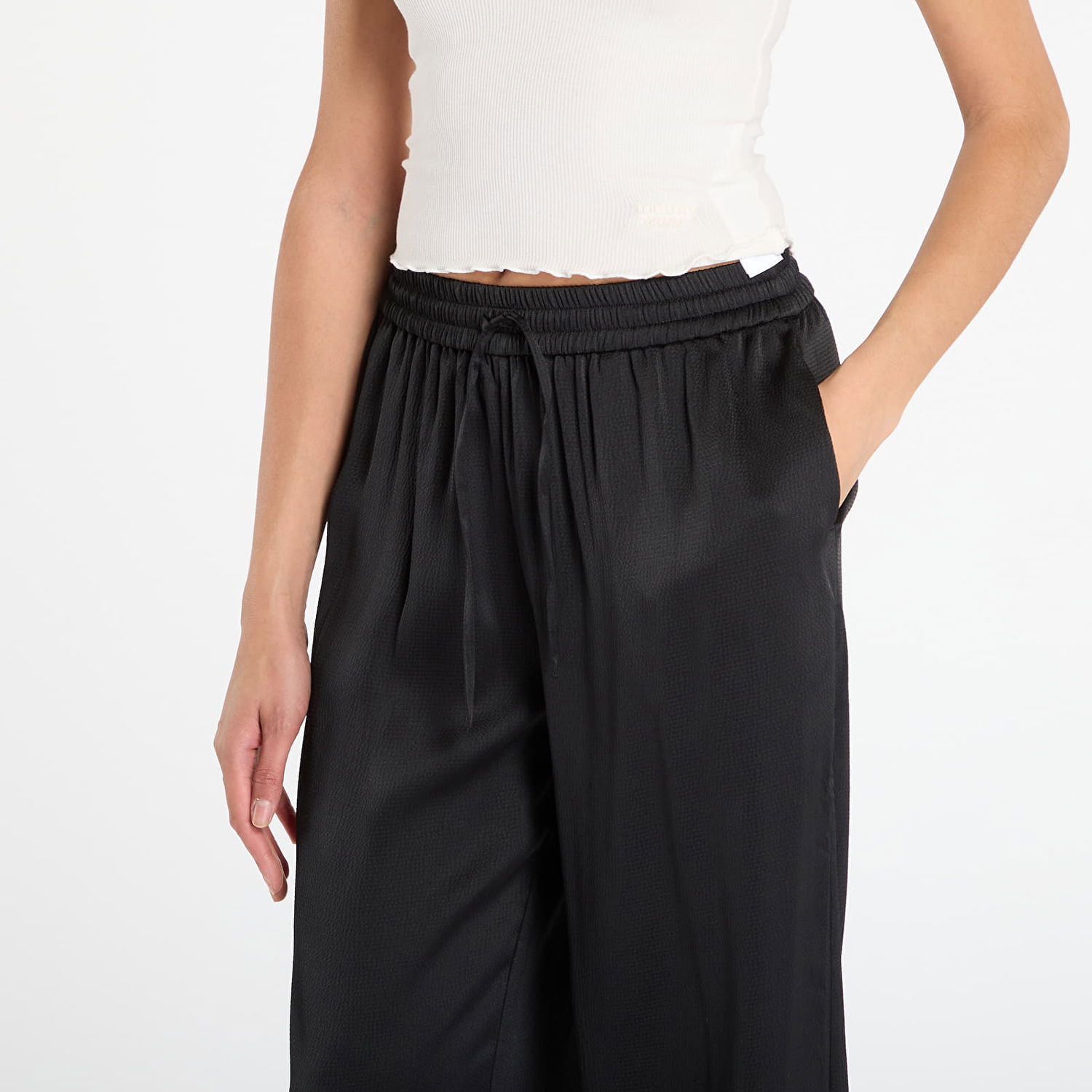 Byxor Samsoe Samsoe Sahelena Wide-Leg Drawstring Trousers Svart | F24300151_CLR000021, 1