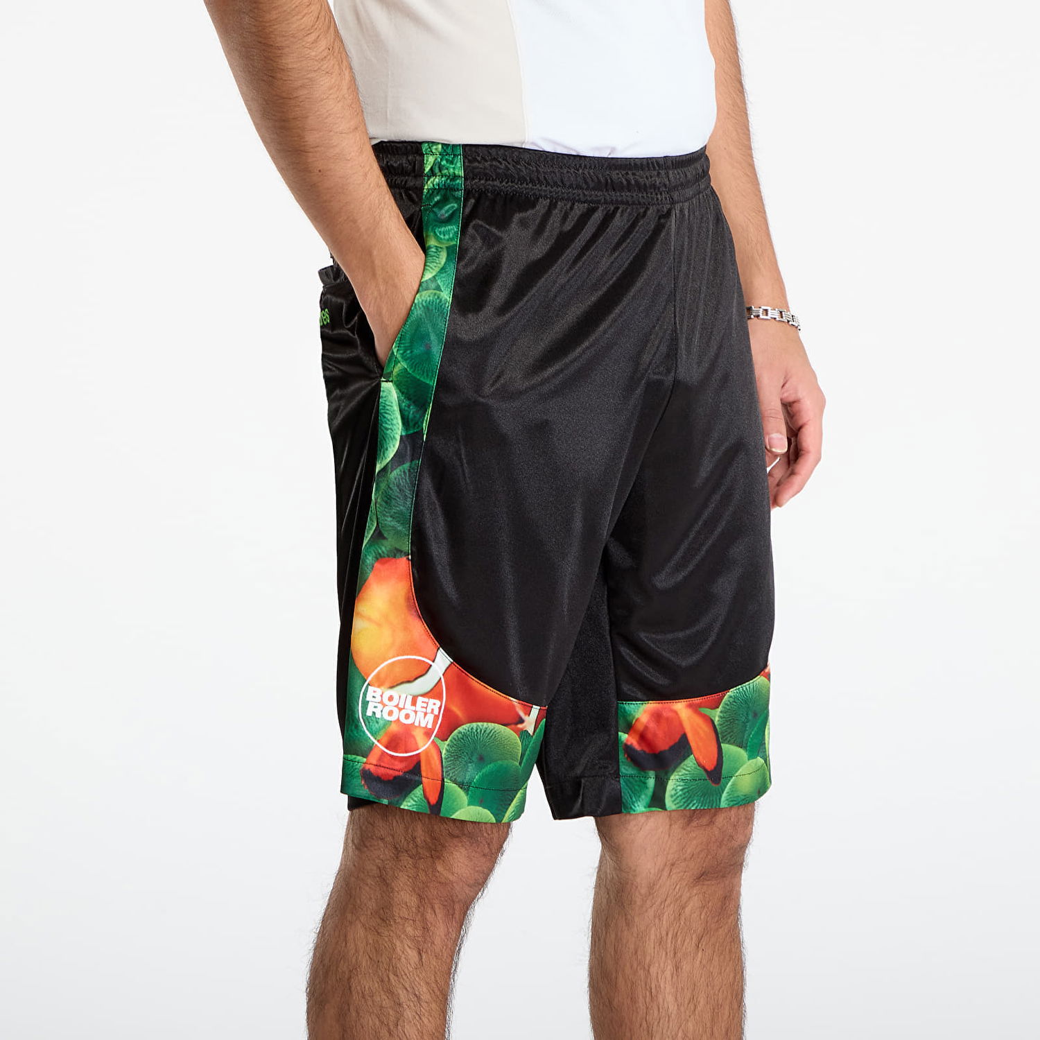 Shorts Pleasures Shorts PLEASURES x Boiler Room Aqua Flerfärgad | P25F006-BLACK, 1