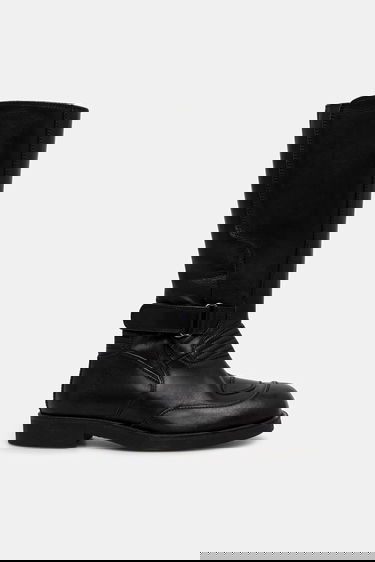 Sneakers och skor Maison Margiela MM6 Maison Margiela Tall Leather Boots with Buckle and Flat Heel Svart | S66WW0100.P7431.T8013, 1