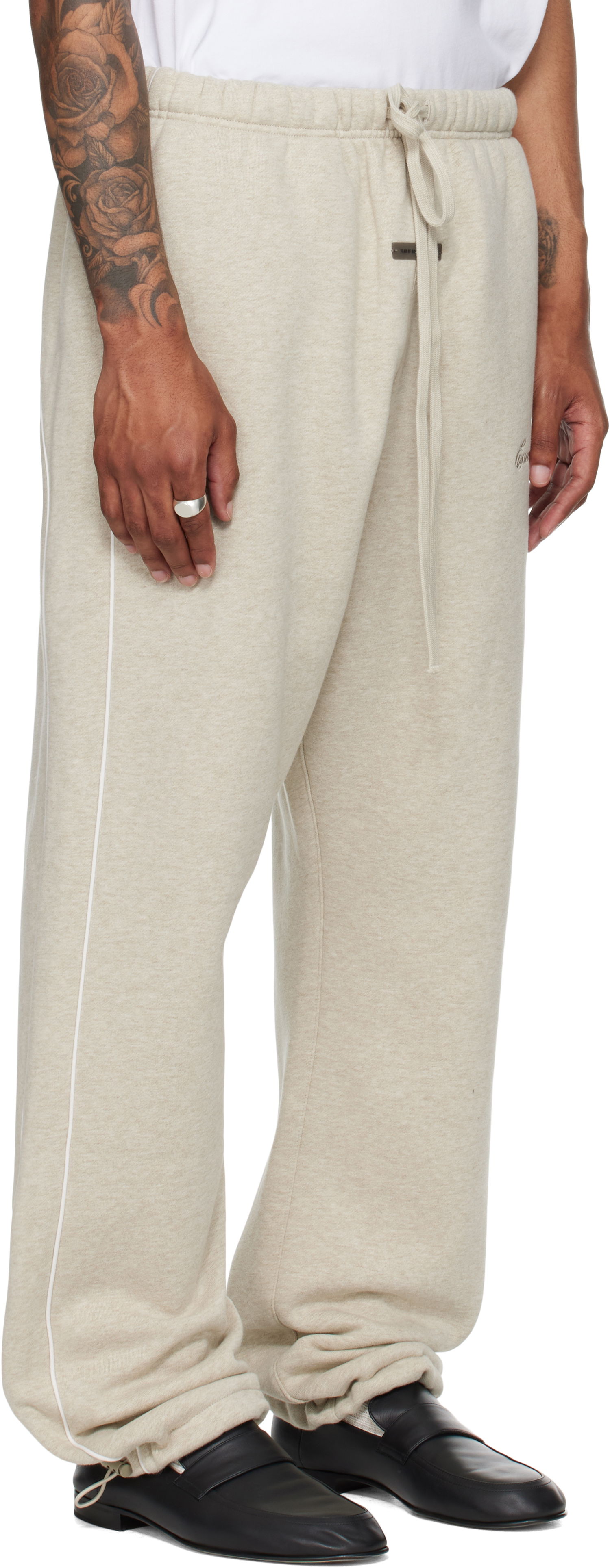 Träningsbyxor Fear of God Fear of God ESSENTIALS Relaxed Fleece Piping Sweatpants Beige | 130SP258062F, 1