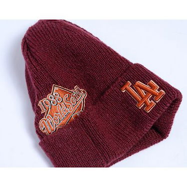 Mössa New Era Knit Beanie with Patch Röd | 60580732, 1