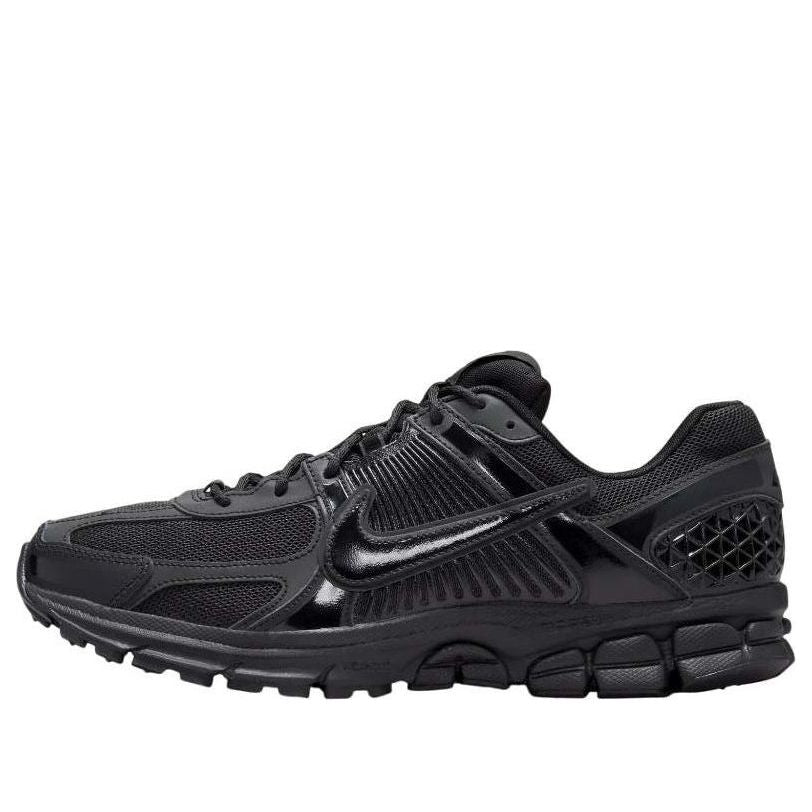 Sneakers och skor Nike Air Zoom Vomero 5 Dover Street Market Svart | FZ3313-001