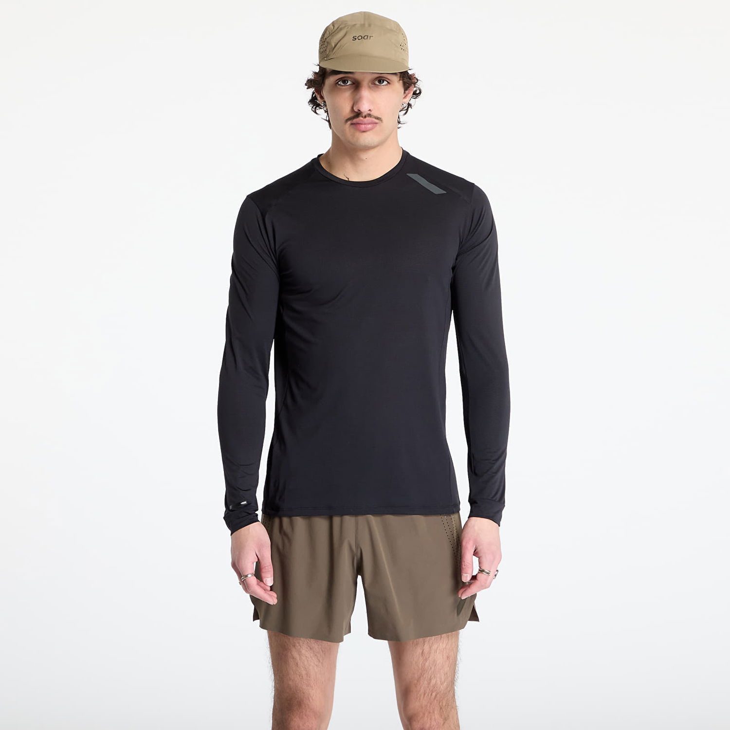 T-shirt Soar Running SOAR Running Tech Long Sleeve Tee Svart | SS25-SLS4M-BLK, 0