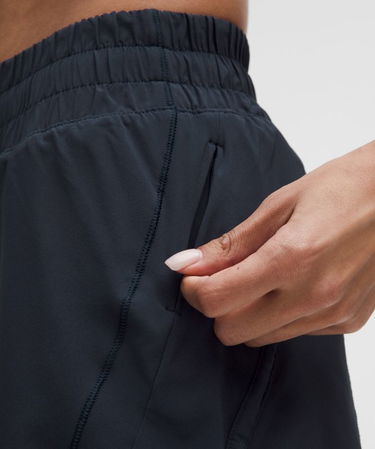 Shorts lululemon Track That High-Rise Lined Short 5" Svart | prod11130485, 4