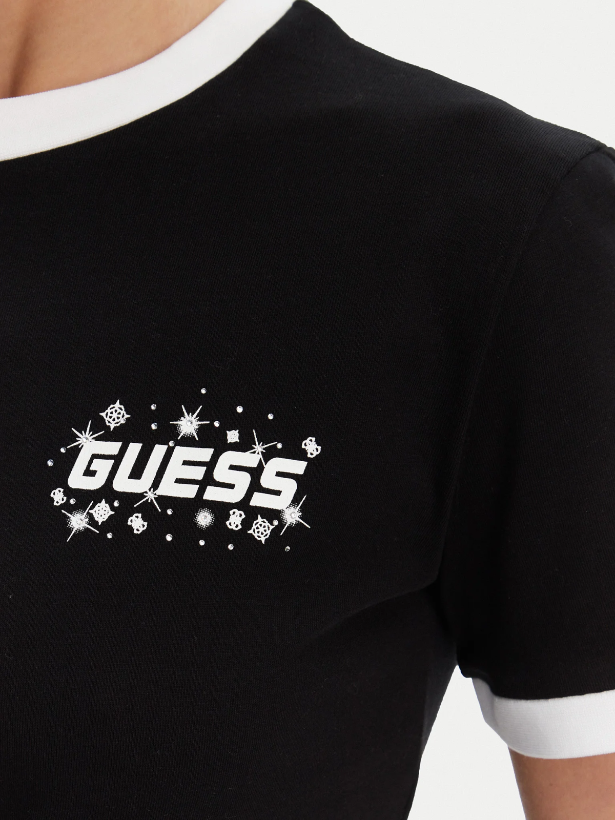 T-shirt GUESS Guess Fresia T-Shirt Svart | V5GI11I3Z14-JBLK, 1