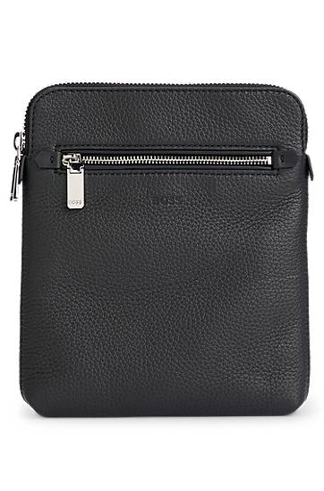 Axelväska BOSS Grained Italian Leather Envelope Bag with Embossed Logo and Front Zip Pocket Svart | 50529289