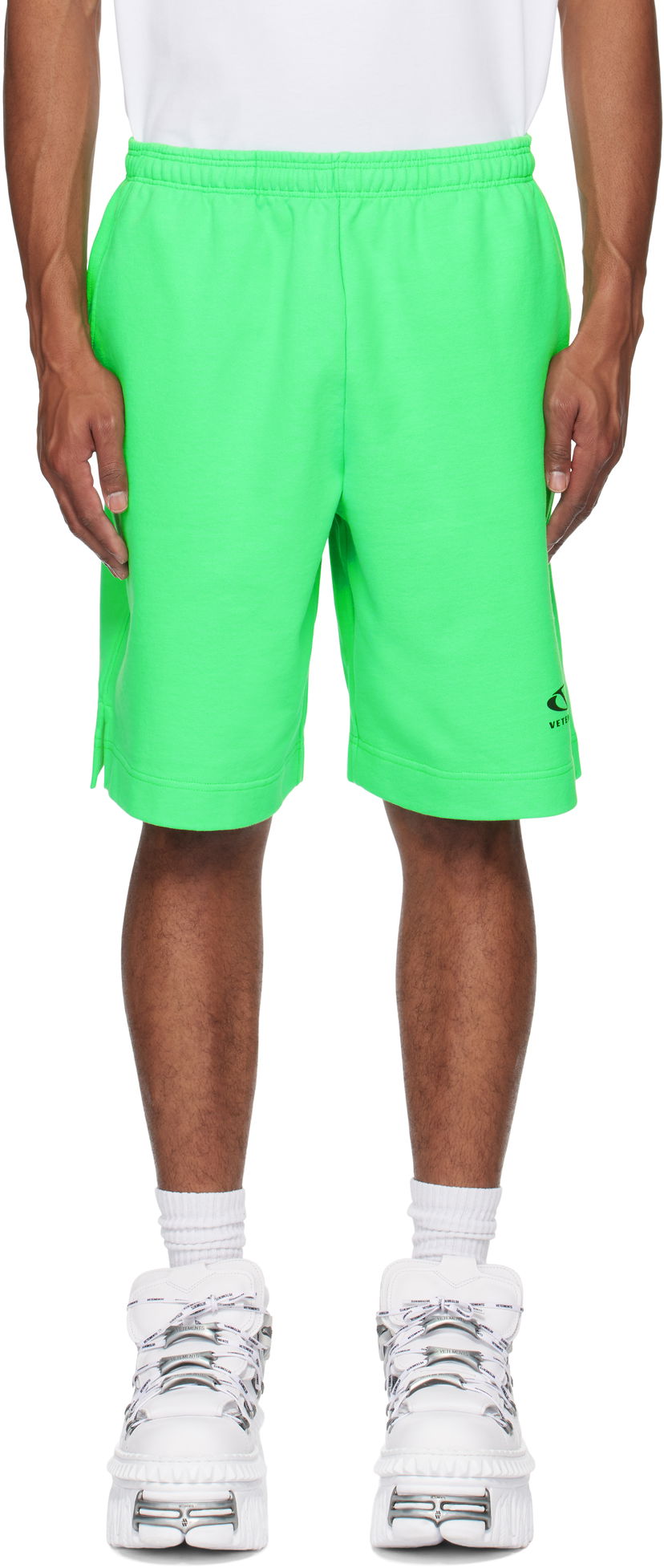 Shorts VETEMENTS Oval Logo Sweatshorts Grön | UA66SS600E