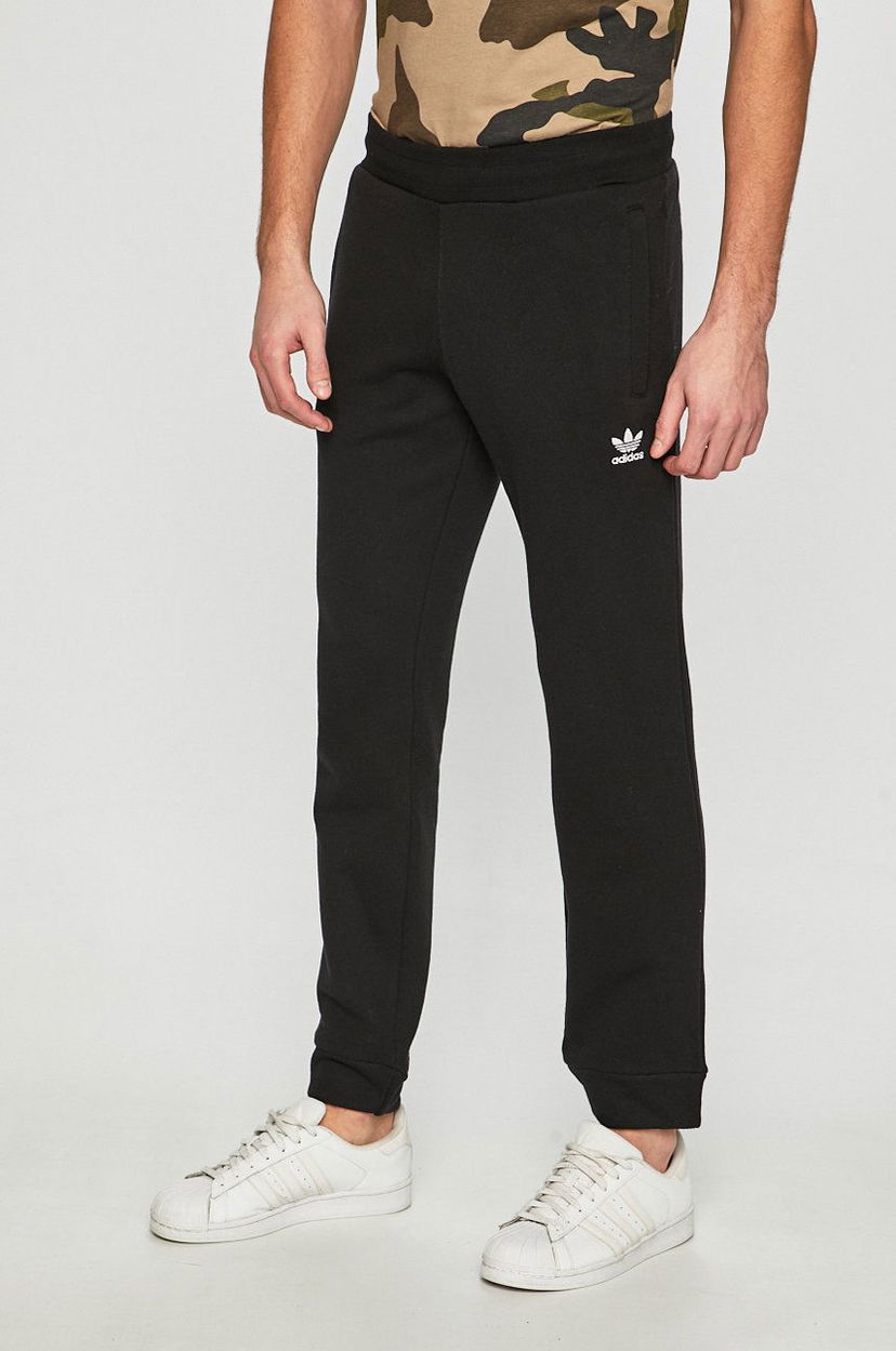 Träningsbyxor adidas Originals adidas Originals Essential Fleece Pants Svart | DV1574