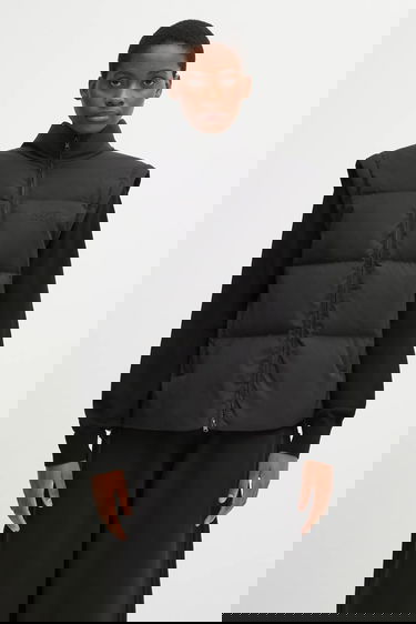 Pufferjacka Maison Margiela Winter High-Neck Cropped Full-Zip Puffer Jacket Svart | S62AN0159.M35609.900, 4