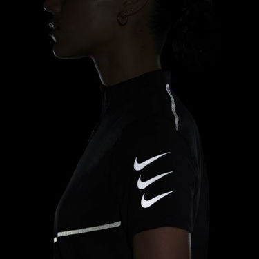 T-shirt Nike Dri-FIT ADV Run Division Svart | dm7747-010, 1