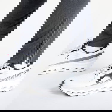 Byxor On Running Weather Pants Lumos Black Svart | 1ME30220553, 3